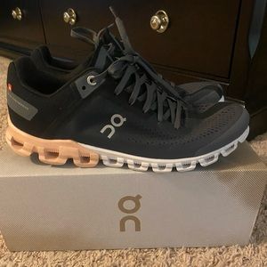 Cloudflow sneakers size 8.5